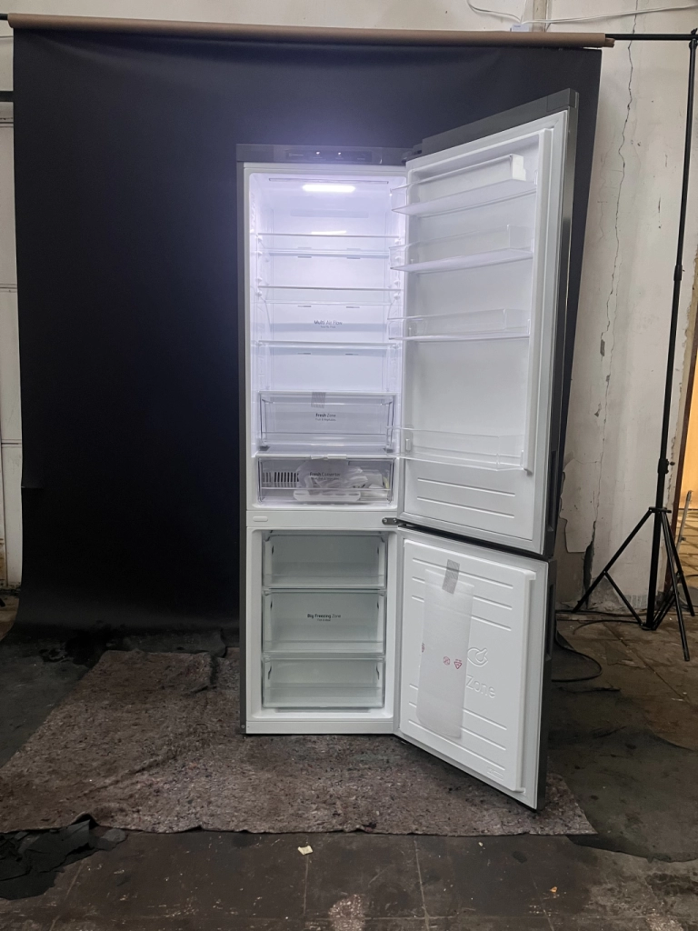 Хладилник с фризер LG GBP62PZNBC, 384 л.